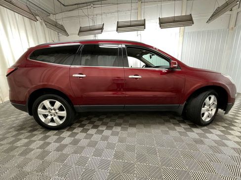 Used 2017 Chevrolet Traverse LT w/ Style and Technology Package AWD/4WD image 18