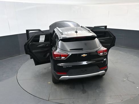 Used 2025 Chevrolet TrailBlazer LT w/ LT Cold Weather Package AWD/4WD image 18
