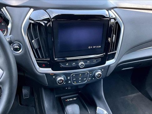 Used 2023 Chevrolet Traverse High Country FWD image 6