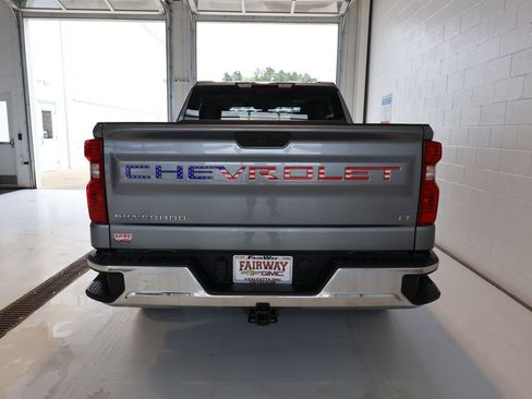 Used 2021 Chevrolet Silverado 1500 LT AWD/4WD image 9