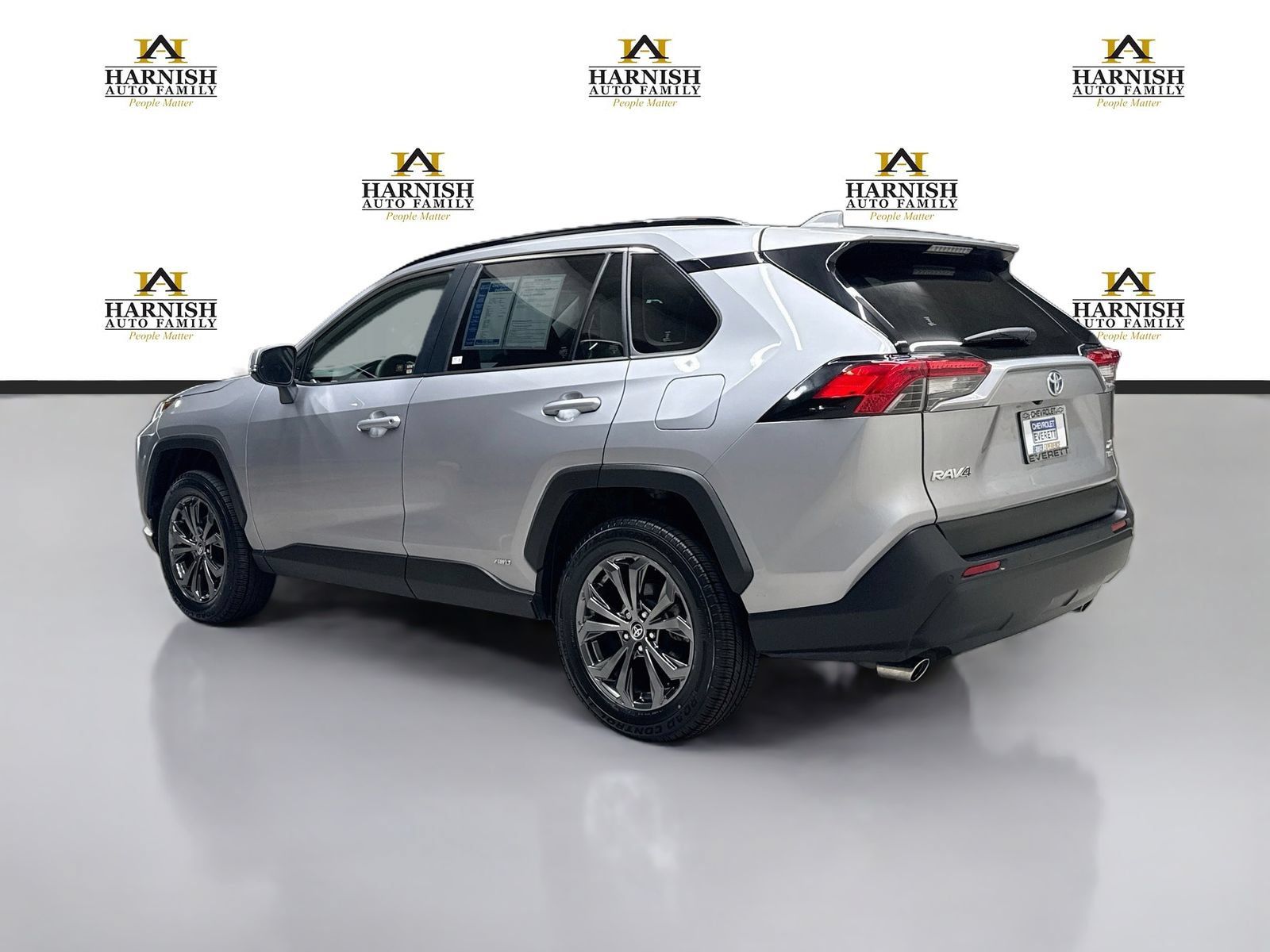 Used 2023 Toyota RAV4 XLE Premium AWD/4WD image 9