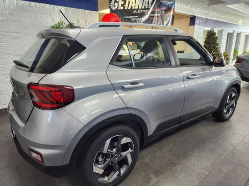 New 2026 Hyundai Venue SEL image 3