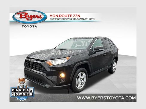 Used 2021 Toyota RAV4 XLE w/ Convenience Package image 1