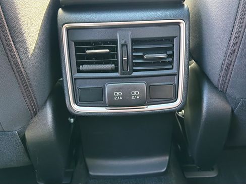 Used 2022 Subaru Forester Premium AWD/4WD image 28
