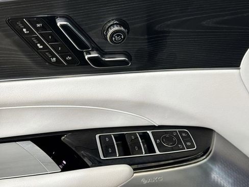 Used 2024 Cadillac Lyriq Luxury AWD/4WD image 23