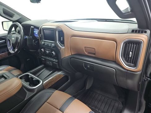 Used 2022 Chevrolet Silverado 1500 High Country w/ Technology Package image 11