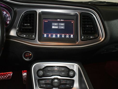 Used 2020 Dodge Challenger SXT image 34