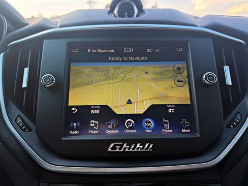 Used 2015 Maserati Ghibli RWD image 17