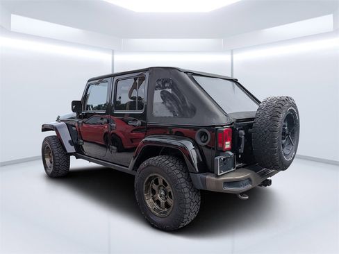 Used 2016 Jeep Wrangler Unlimited Sahara image 5