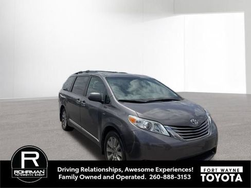 Used 2016 Toyota Sienna XLE w/ Protection Package AWD/4WD image 3