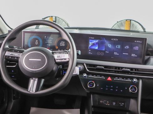 Used 2025 Hyundai Sonata SEL FWD image 17