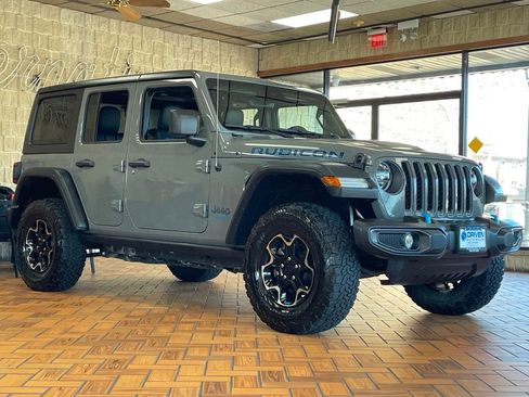 Used 2022 Jeep Wrangler Unlimited Rubicon 4xe w/ Cold Weather Group AWD/4WD image 8