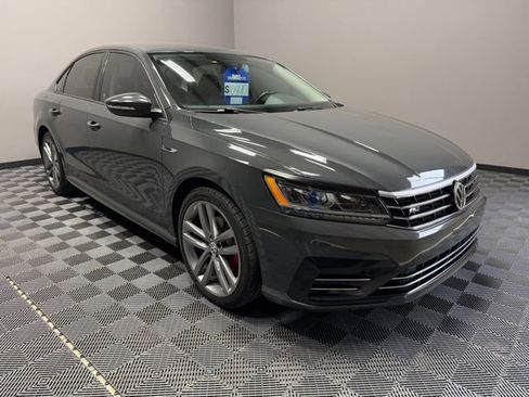 Used 2018 Volkswagen Passat 2.0T R-Line image 2