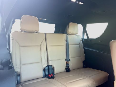 Used 2024 Chevrolet Suburban Premier w/ Advanced Technology Package AWD/4WD image 30
