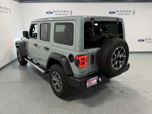 Used 2024 Jeep Wrangler Sport S image 6