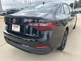 Used 2024 Volkswagen Jetta SE w/ Panoramic Sunroof Package image 4