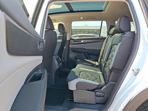New 2026 Volkswagen Atlas Peak Edition AWD/4WD image 5
