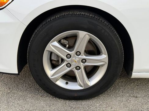 Used 2024 Chevrolet Malibu LT FWD image 9