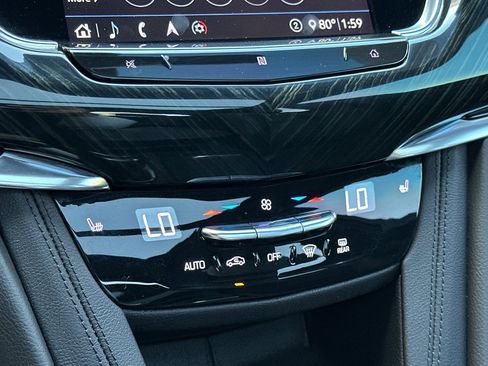 Used 2020 Cadillac XT6 Premium Luxury FWD image 21