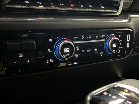 Certified 2024 GMC Sierra 1500 SLT w/ SLT Premium Package image 18