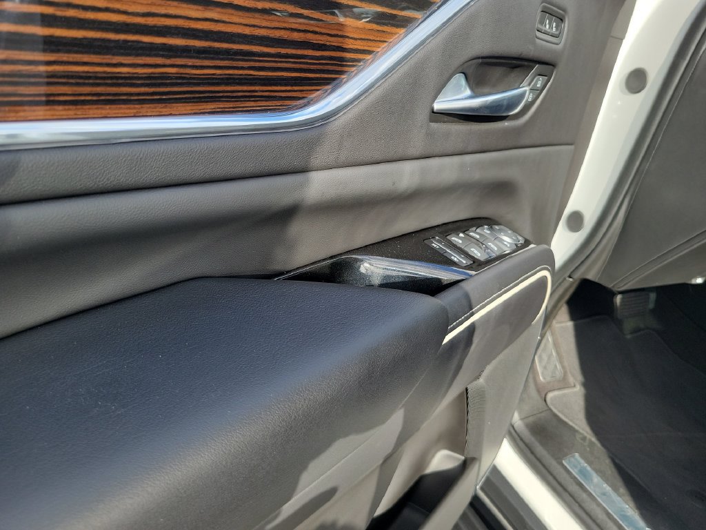 Used 2024 Cadillac Escalade Luxury RWD image 22
