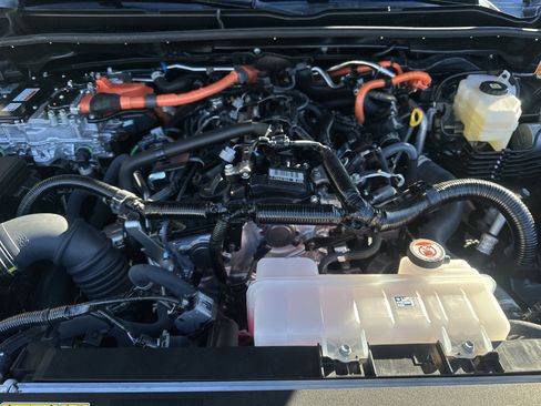 Used 2025 Toyota 4Runner TRD Off-Road Premium image 10