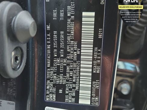 Used 2024 Toyota Corolla Cross XLE w/ Convenience Package image 35