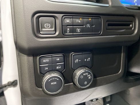 Used 2023 Chevrolet Tahoe LT w/ LT Signature Plus Package AWD/4WD image 19