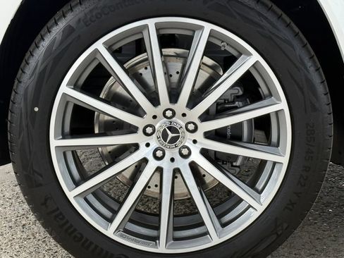 Used 2025 Mercedes-Benz GLS 450 4MATIC image 8