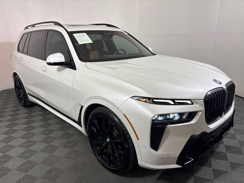 Certified 2026 BMW X7 xDrive40i w/ Executive Package AWD/4WD image 4