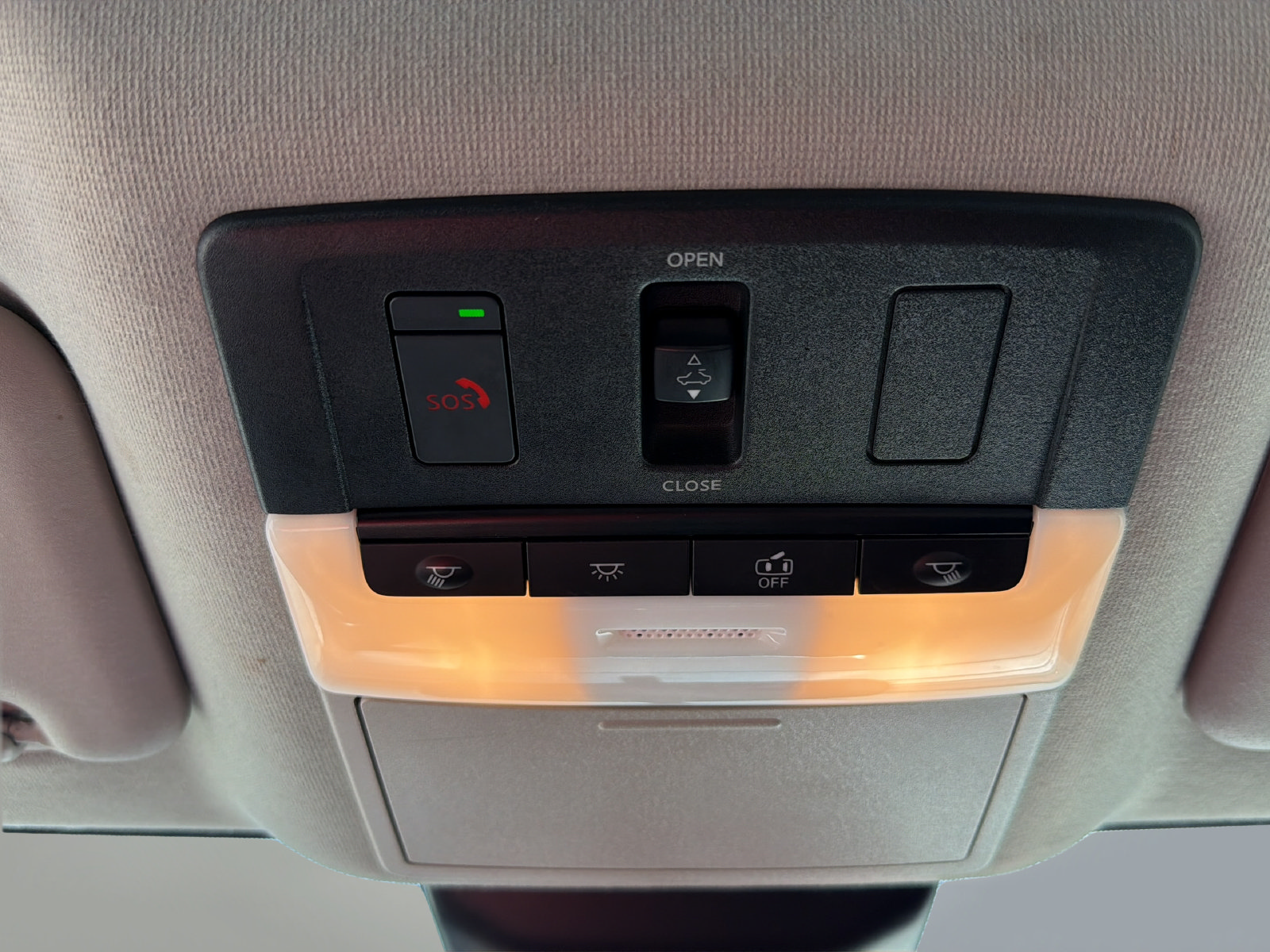 Certified 2025 Nissan Sentra SR w/ SR Premium Package FWD image 29