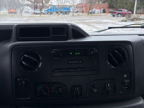 Used 2014 Ford E-250 and Econoline 250 w/ Power Group image 18