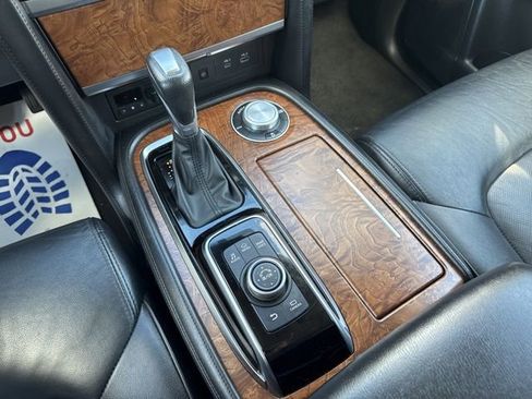 Used 2024 Nissan Armada SL w/ Captain's Chairs Package AWD/4WD image 25