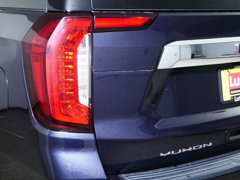 Certified 2023 GMC Yukon SLT AWD/4WD image 17