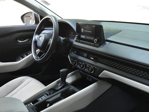 Used 2023 Honda Accord EX image 18