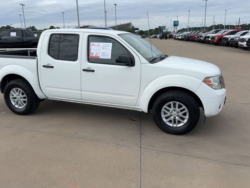 Used 2019 Nissan Frontier SV RWD image 9
