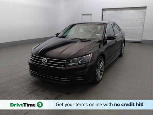 Used 2017 Volkswagen Passat 1.8T R-Line FWD image 1
