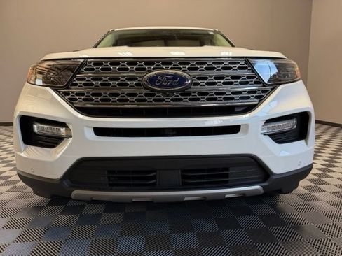 Used 2021 Ford Explorer Limited w/ Hybrid Equipment Group 310A AWD/4WD image 3