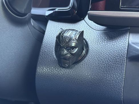 Used 2026 Toyota Camry SE w/ Multimedia Upgrade Package image 9