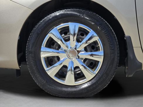 Used 2010 Toyota Corolla LE image 11