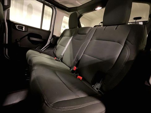 Used 2018 Jeep Wrangler Unlimited Sport image 36