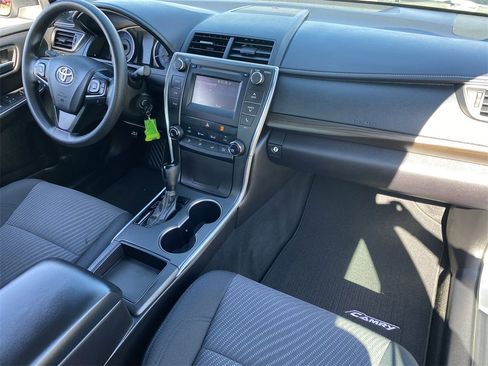 Used 2017 Toyota Camry LE image 12