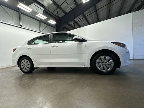 Used 2018 Kia Rio S FWD image 3
