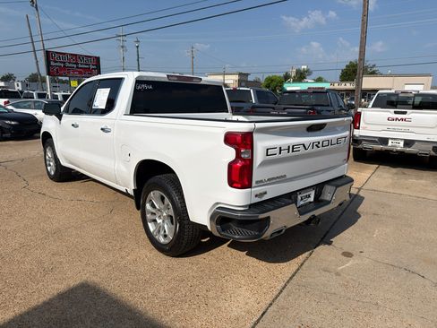 Used 2024 Chevrolet Silverado 1500 LTZ w/ Z71 Off-Road Package AWD/4WD image 3