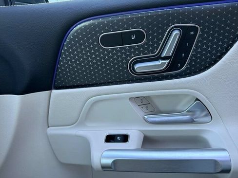 Certified 2025 Mercedes-Benz GLB 250 image 21