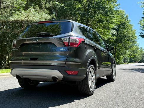 Used 2017 Ford Escape SE AWD/4WD image 5