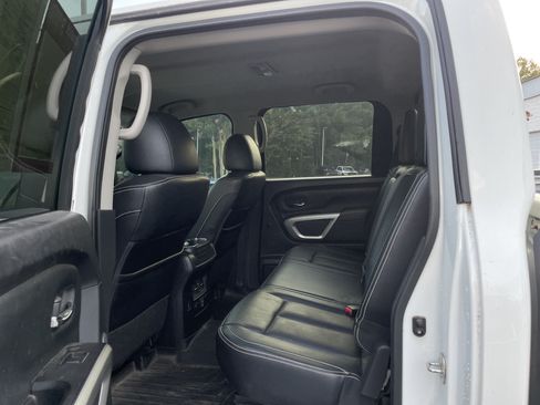 Used 2019 Nissan Titan PRO-4X w/ Pro-4x Convenience Package AWD/4WD image 19