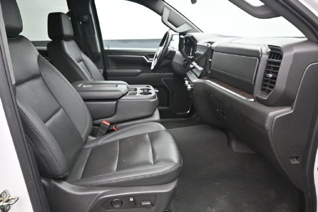 Used 2025 GMC Sierra 1500 SLT AWD/4WD image 25