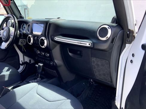 Used 2014 Jeep Wrangler Sahara AWD/4WD image 22