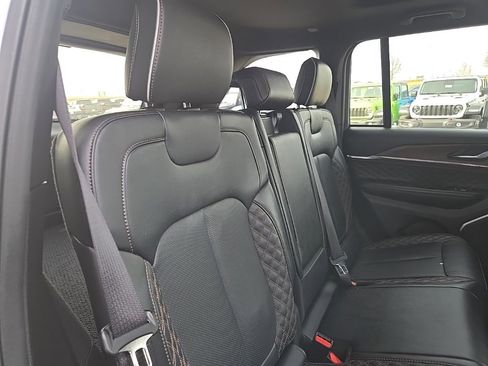 Used 2025 Jeep Grand Cherokee Summit image 86